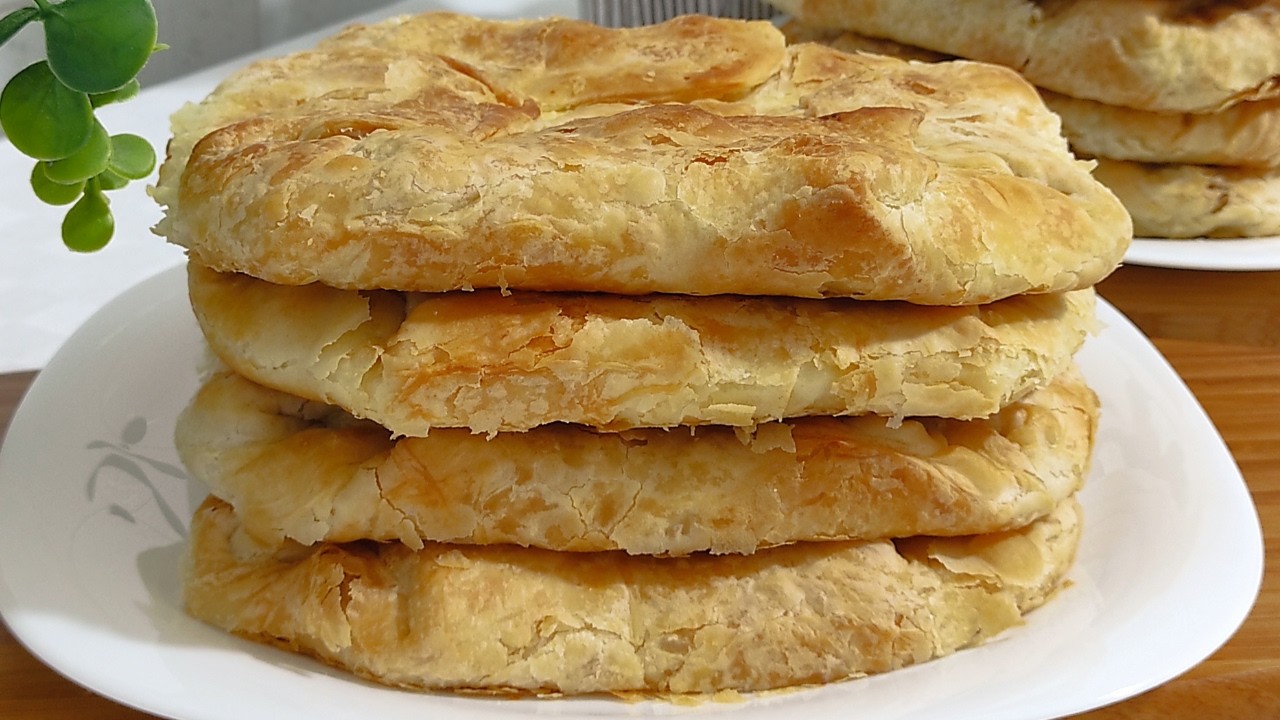 СЛОЁНЫЕ МОЛДАВСКИЕ ПЛАЦИНДЫ С РАЗНЫМИ НАЧИНКАМИ
