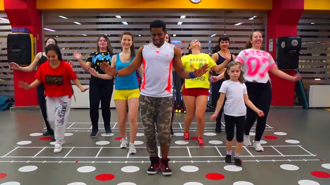 Ataoko sonia (Dadi Love) - ZUMBA BY CELESTIN ( Madagascar )