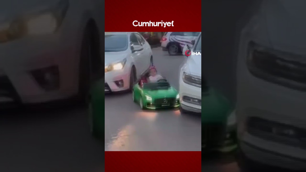 Ak&uuml;l&uuml; araba s&uuml;ren &ccedil;ocuğa otomobil &ccedil;arptı! Kaza anı kamerada