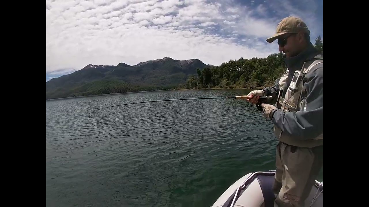 Unconventional catch and release, captura y devolución no convencional. Trucha arcoiris. Patagonia.