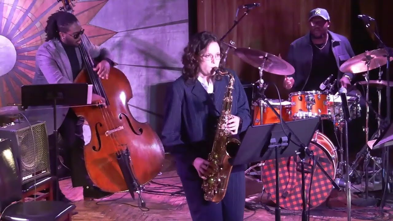 Andrew Brown and Session 9:30p set