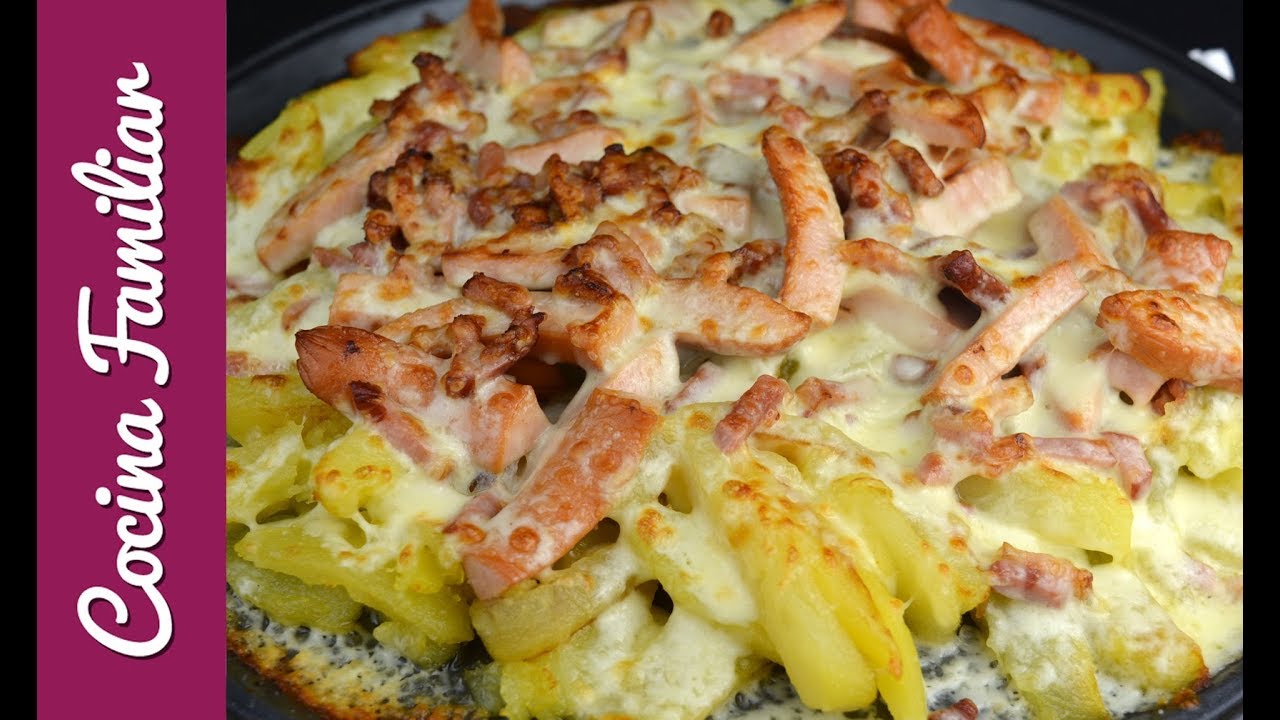 Patatas fritas gratinadas con beicon y queso al horno