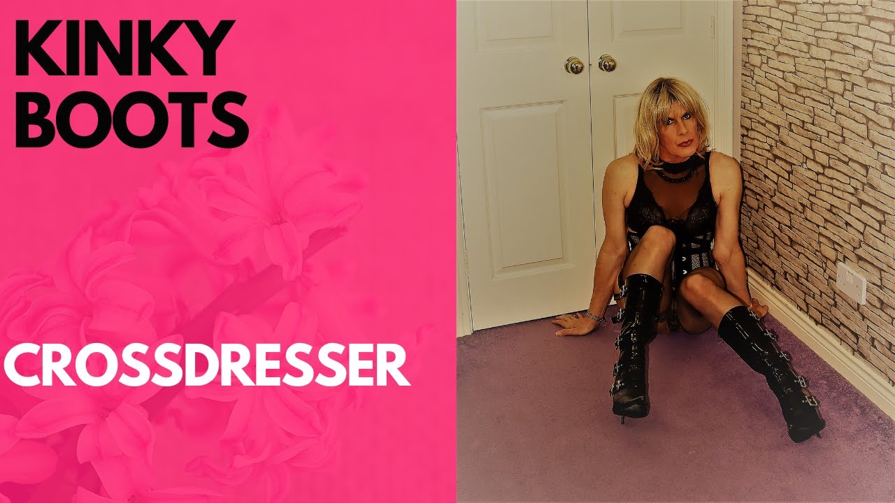 Crossdresser MtF Kinky Boots with black stockings