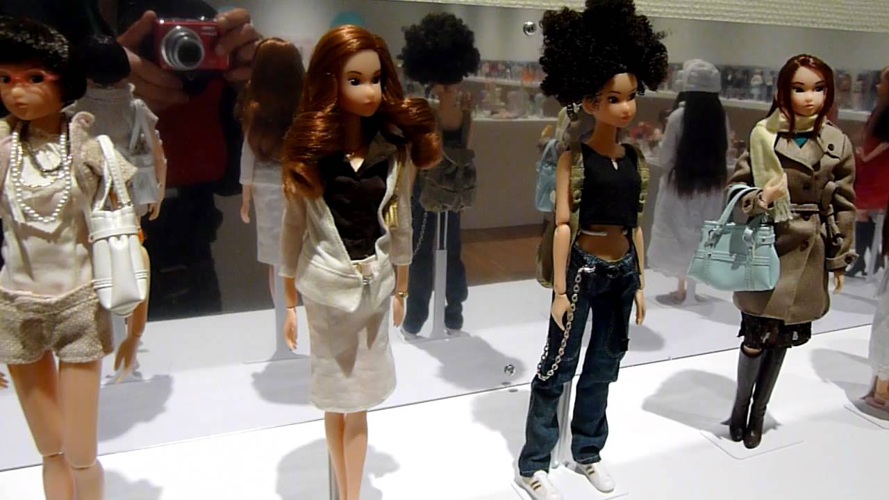 momoko doll