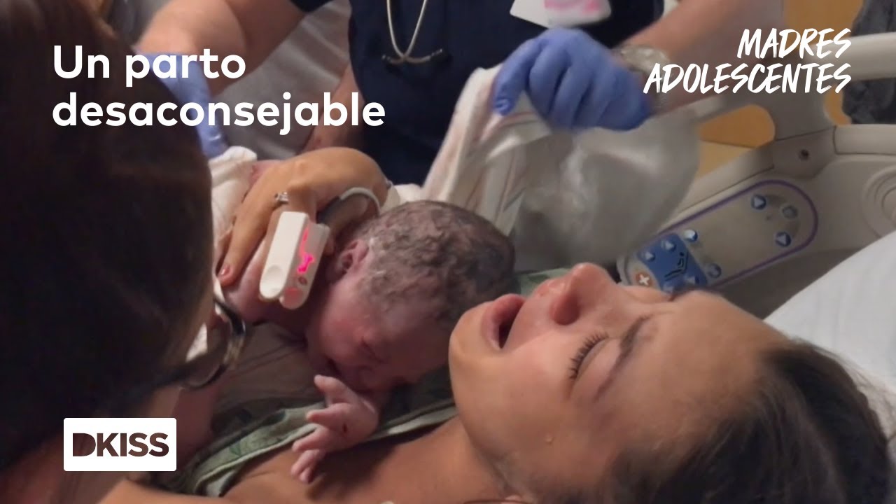 Así es el parto inducido, con epidural y multitudinario de una adolescente | Madres adolescentes