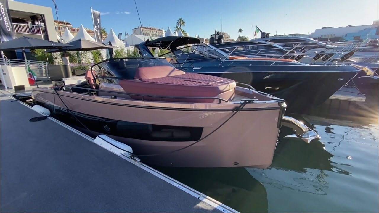 Cranchi A32 Luxury Tender w/ Volvo Penta 2x D4 270HP — Review & Walkthrough