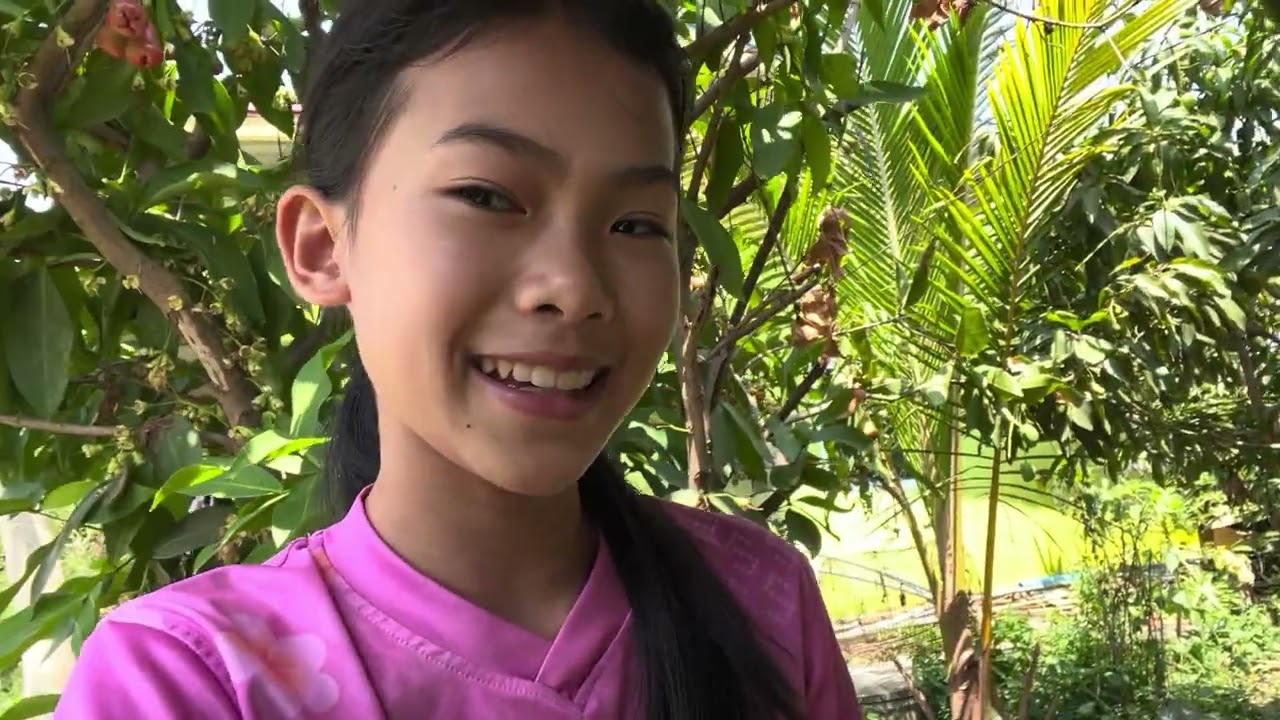 น้องธิดาลาวได้รับโจทย์จากอาจารย์นักดนตรี 