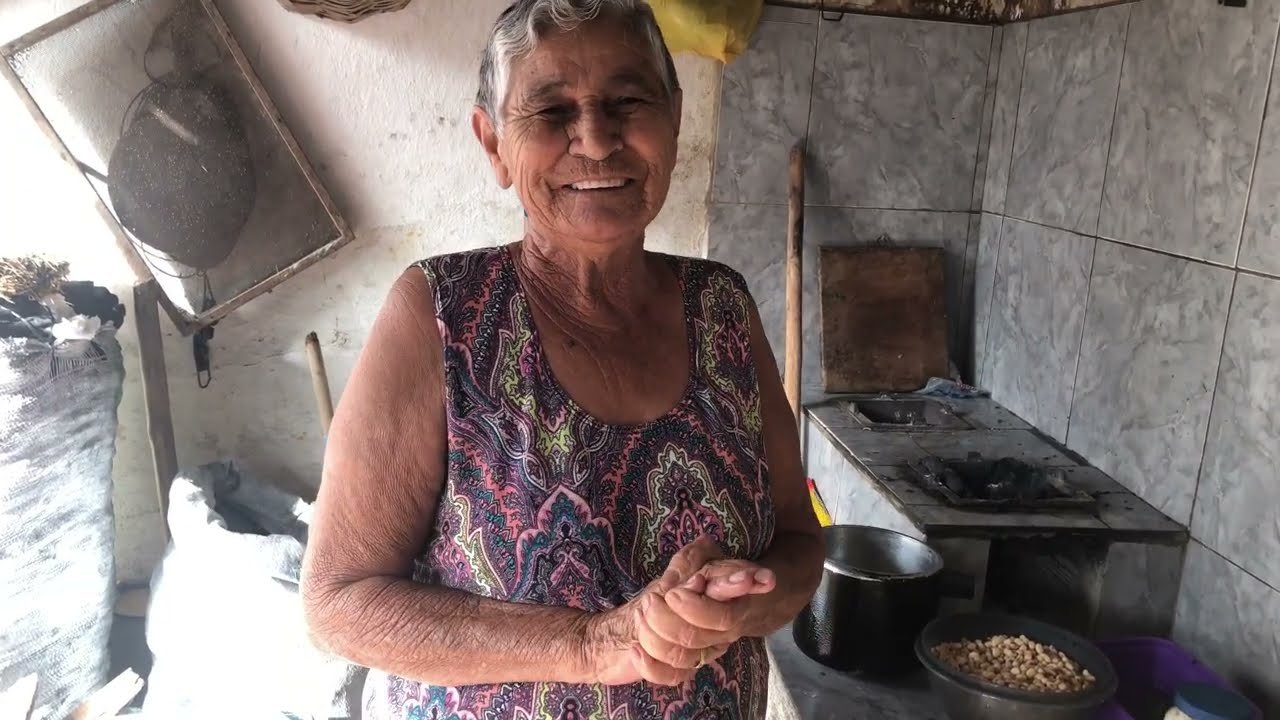 FIZ FAXINA +IRINEU PINTOU O ARMARIO E EU FIZ UM TROPEIRO COM BASTATE RECHEIO +RESULTADO DAS CADEIRAS