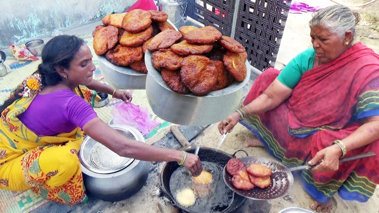 Hard Working Andhra Women's Manages All | Traditional Andhra Sweet | Village Sweets | Ariselu