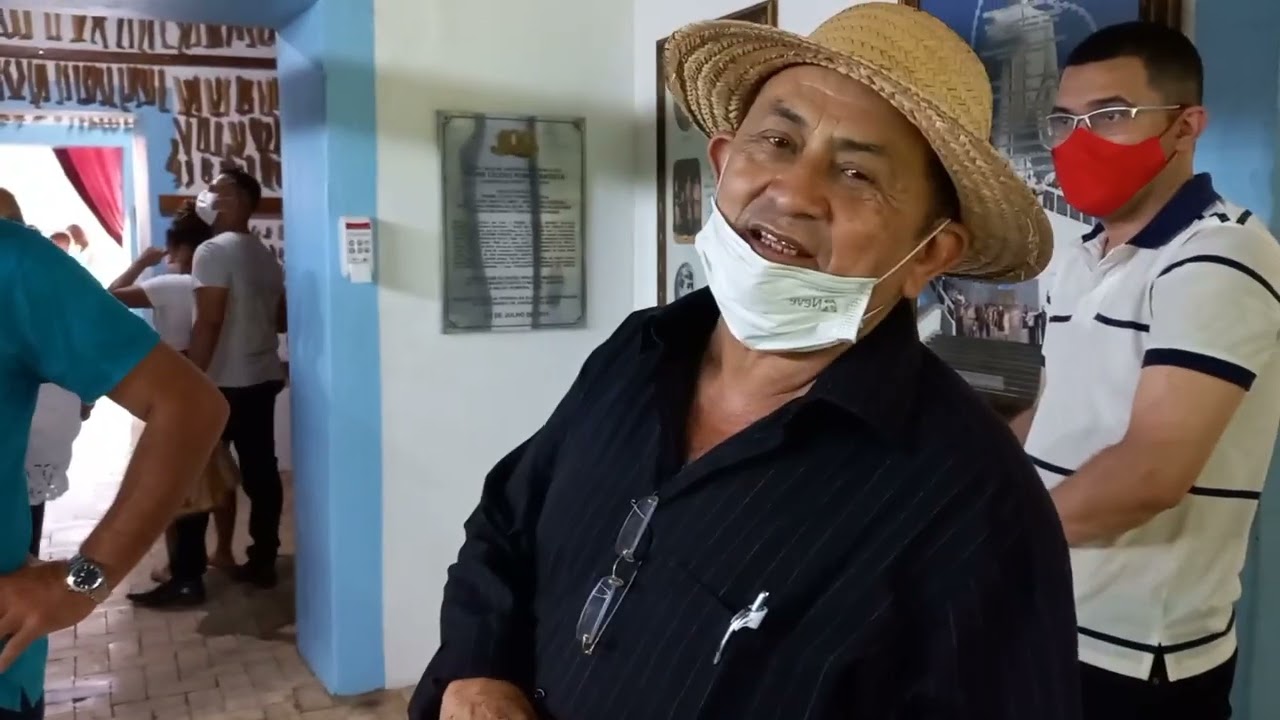 SEMPRE CHEIO DE ROMEIROS.                  ESTÁTUA DO MEU PADIM...
