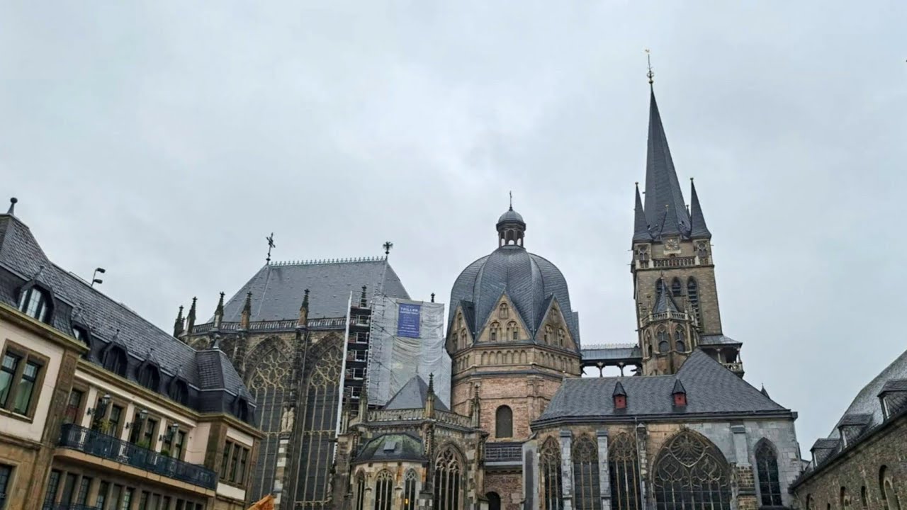 Aachen (D), die Glocken des Kaiserdoms - Angelus