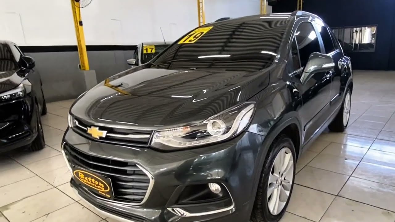 Tracker Premier com teto top de linha
