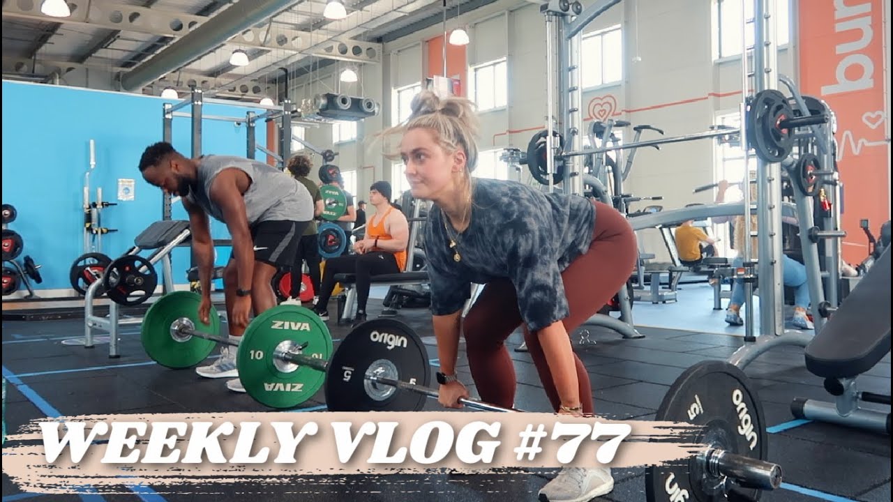 WEEKLY VLOG #77 | BAKING, TRAINING & PAINTING... OH MY! | EmmasRectangle