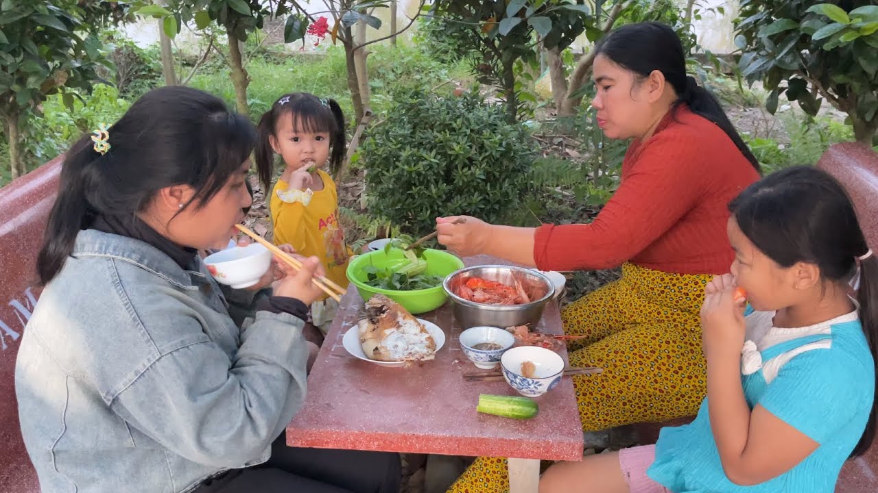 Chiều Ở Ngoài Ghe Mấy Mẹ Con Cùng Ăn Cơm Chiều, Tôm Luộc & Cá Điêu Hồng Chiên / NCMT 313