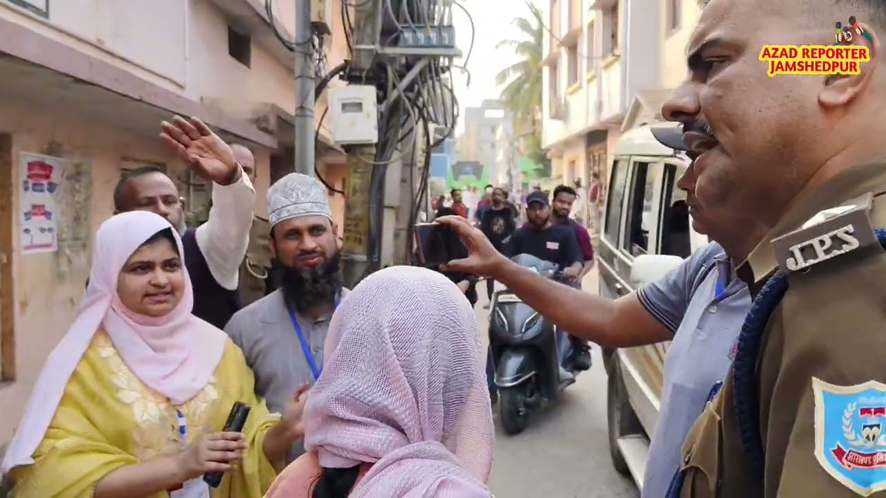 वोटिंग के दौरान कबीर मेमोरियल उर्दू स्कूल में हंगामा, आज़ाद नगर थाना प्रभारी ने संभाला मोर्चा