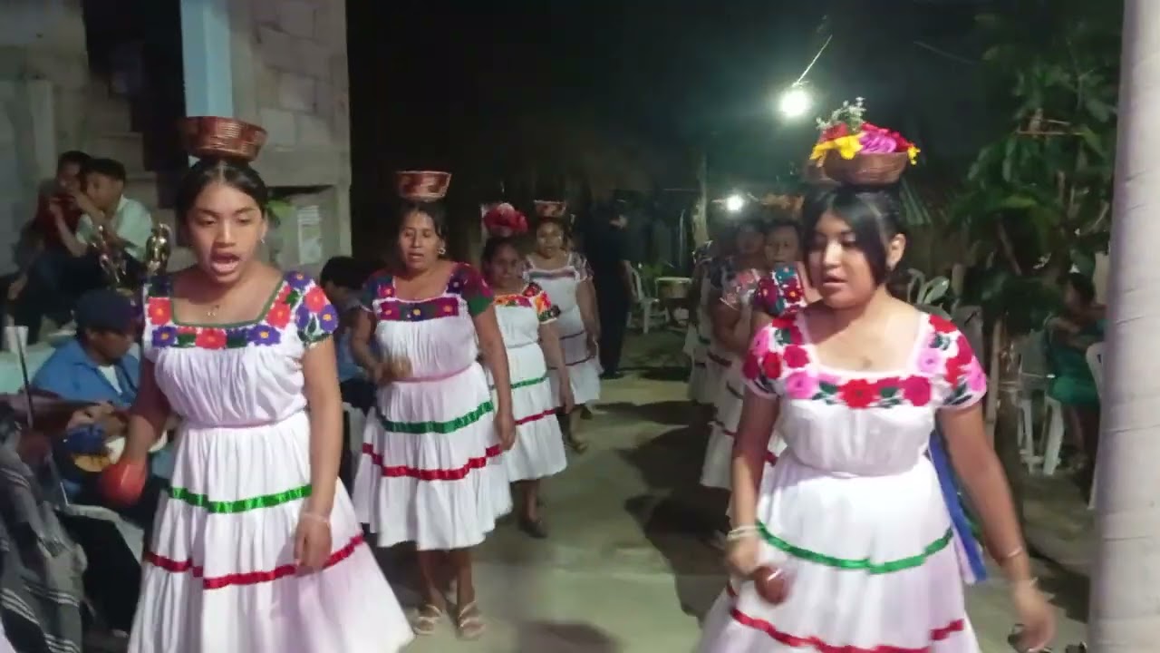 Danza de Las inditas La santísima Trinidad de el chote Huejutla Hidalgo en la corrala Huejutla hgo 