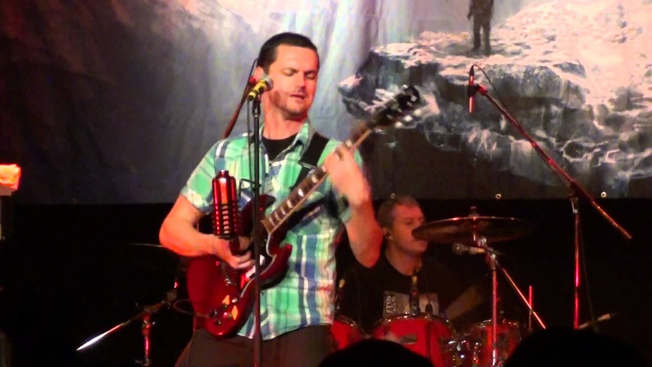 Propagandhi - Nation States + Less Talk More Rock (Live @ Hotel La Sagueneenne Chicoutimi)