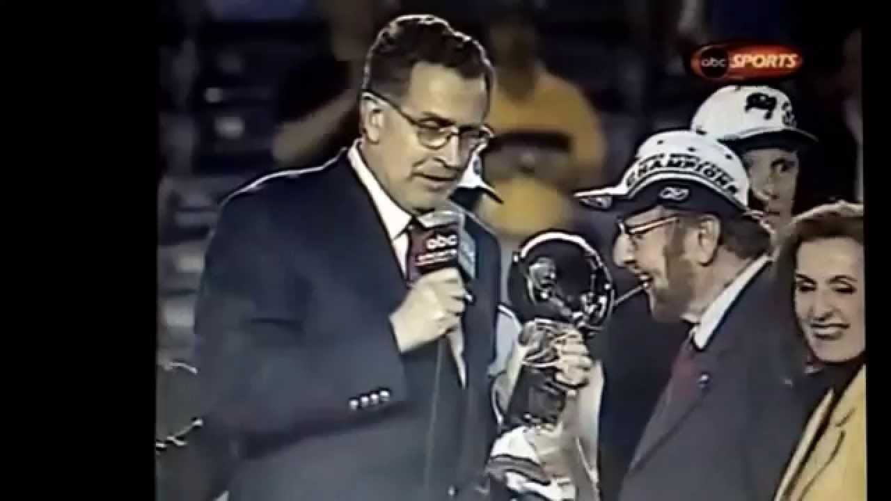 Tampa Bay Buccaneers Super Bowl Trophy presentation with Bon Jovi