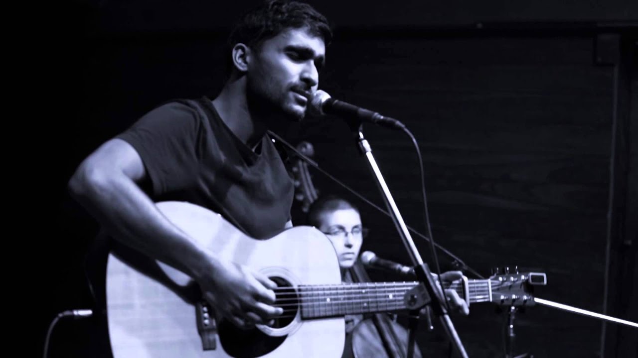 Prateek Kuhad - Cold Shoulders (Live at Akshara Theatre, New Delhi)