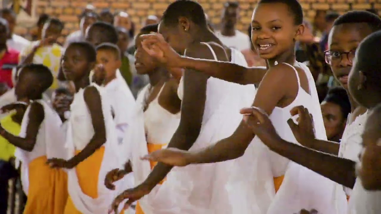 NAZARETI ISHIME PERFORMANCED BY CHORALE ST FAMILLE