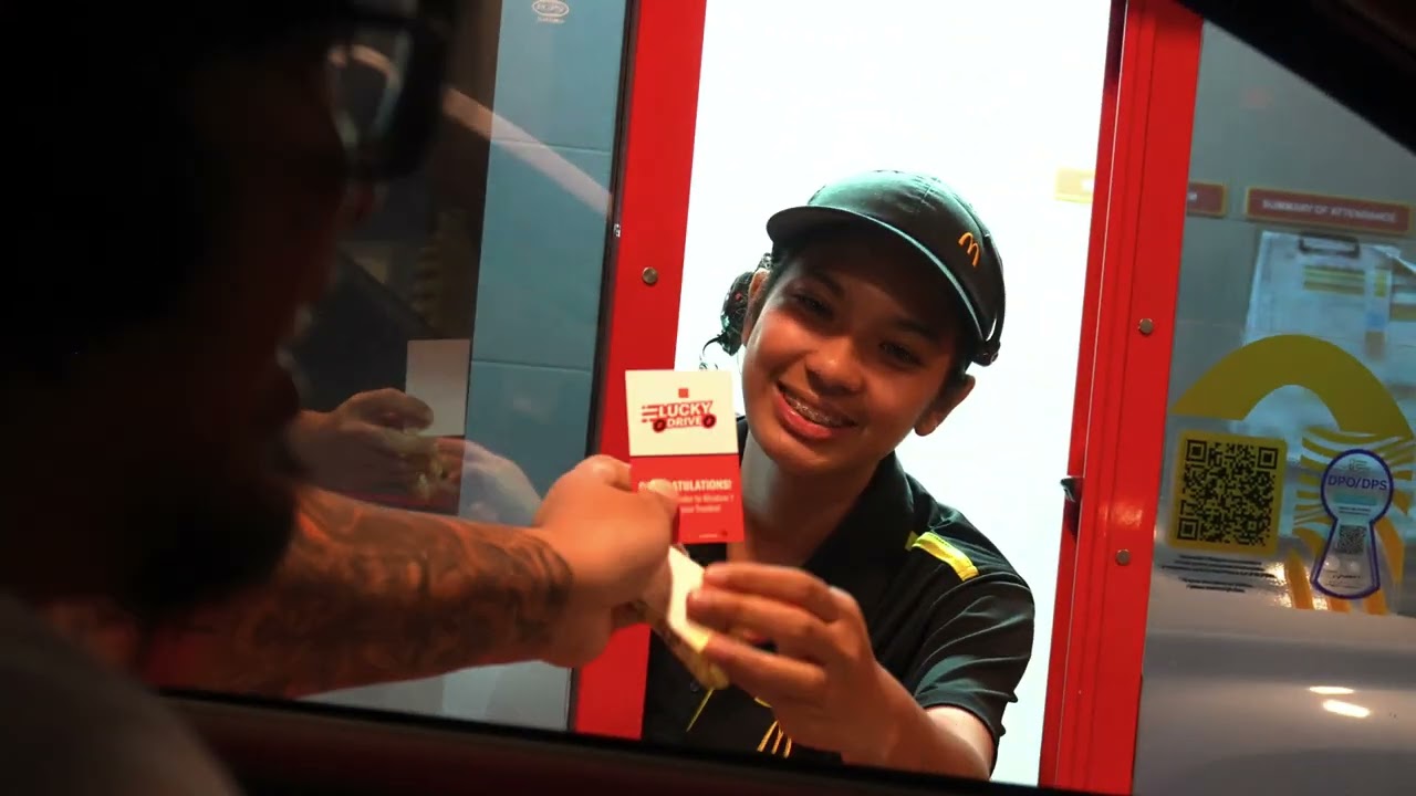 Drive-Thru sa McDo + BIGLANG NANALO sa Promo! (Dahil lang sa White Car?!)