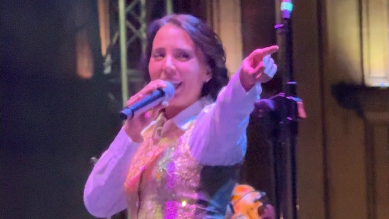 (Video Completo) Majo Aguilar - Triste Recuerdo / Zocalo Ciudad México 