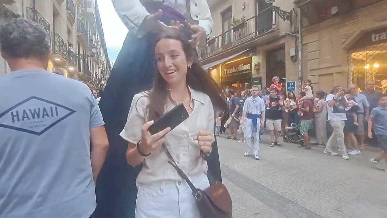 Pasacalles Gigantes Navarros en Aste Nagusia (Donostia) | 14 de agosto de 2022