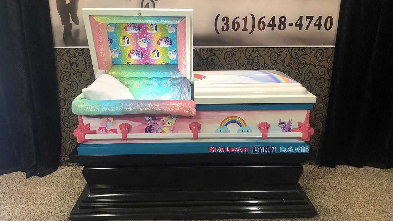 Custom casket company donates casket for Maleah Davis' duneral