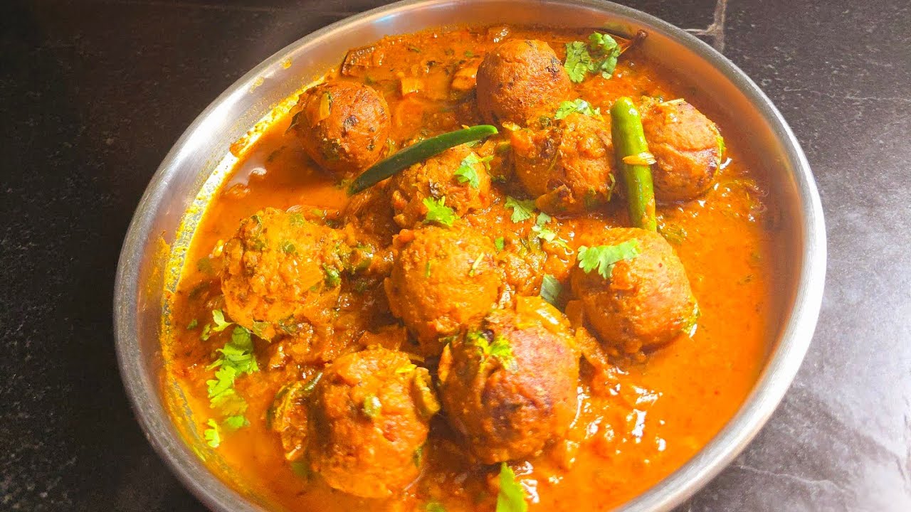 इस तरीके से कच्चे केले का कोफ्ता बनाएंगे तो अंगुलियां  चाट चाट कर खाएंगे। Delicious Kela kofta