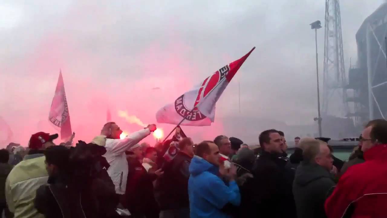 Laatste eerbetoon Coen Moulijn, De Kuip 8 januari 2011