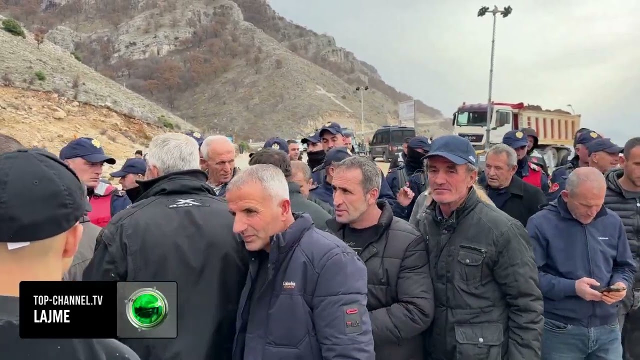 Top Channel/ Protestë për resortin në Rrjoll të Velipojës, banorët përplasen me policinë