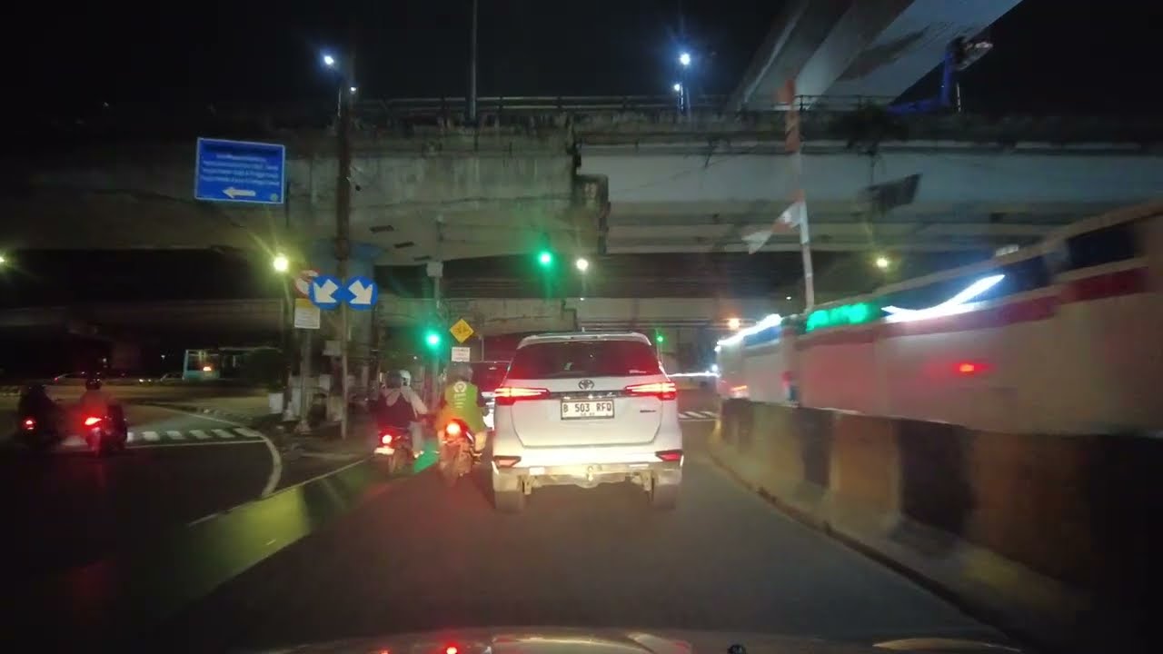 Night Drive Jakarta dari Pramuka ke Tol Jagorawi Sekitar Cibubur via Tol Dalam Kota Jakarta
