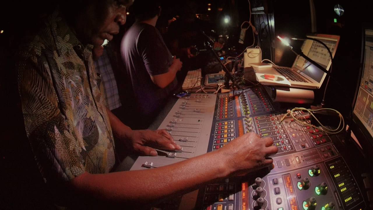 Scientist at the control , DubClub LA