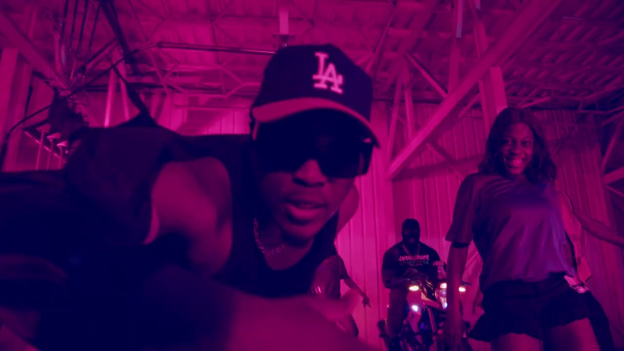 DJ ROMXY CNN Ft Renard Barakissa - On Va Les Montrer Ke Ke Chose (Clip Officiel)