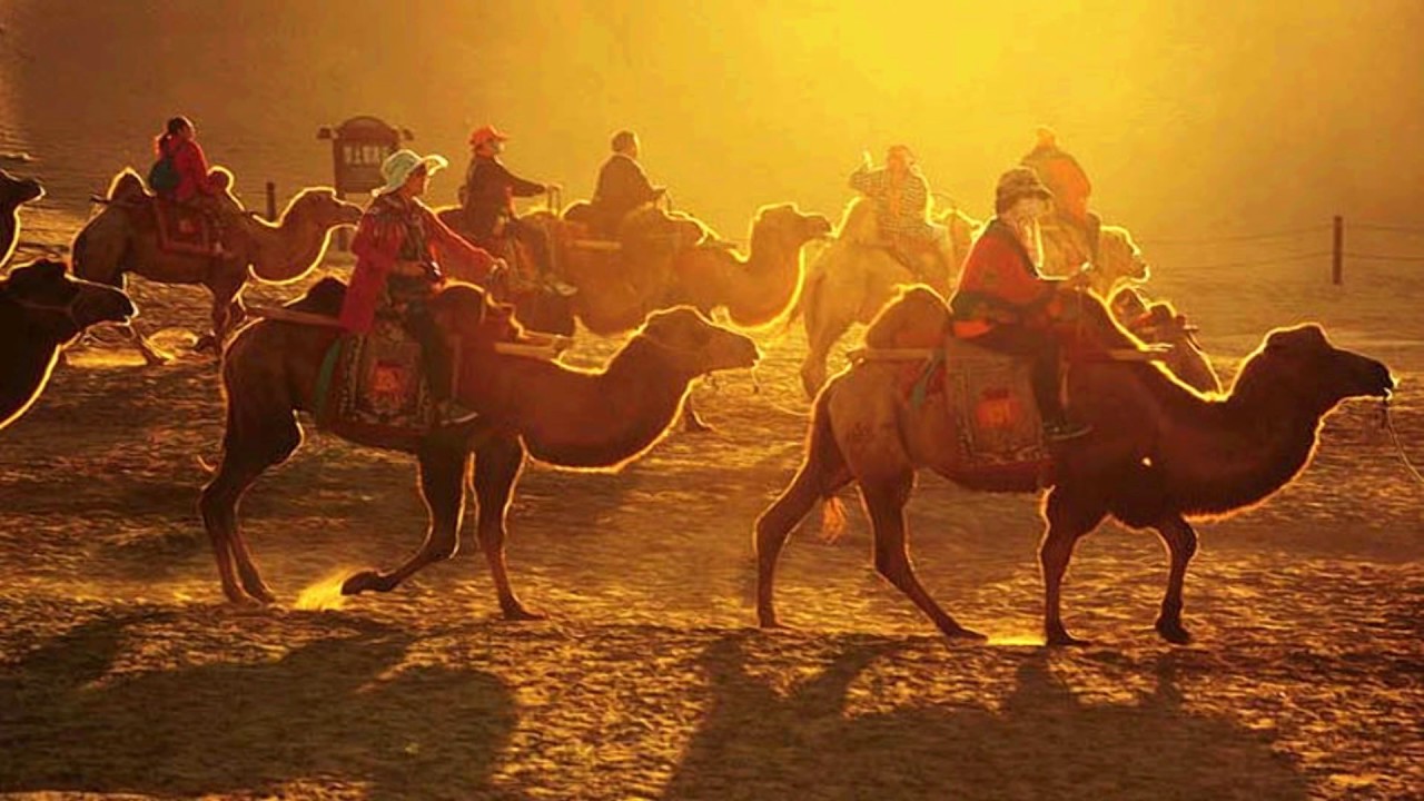 Dunhuang Mingsha Crescent Moon - China (HD1080p)