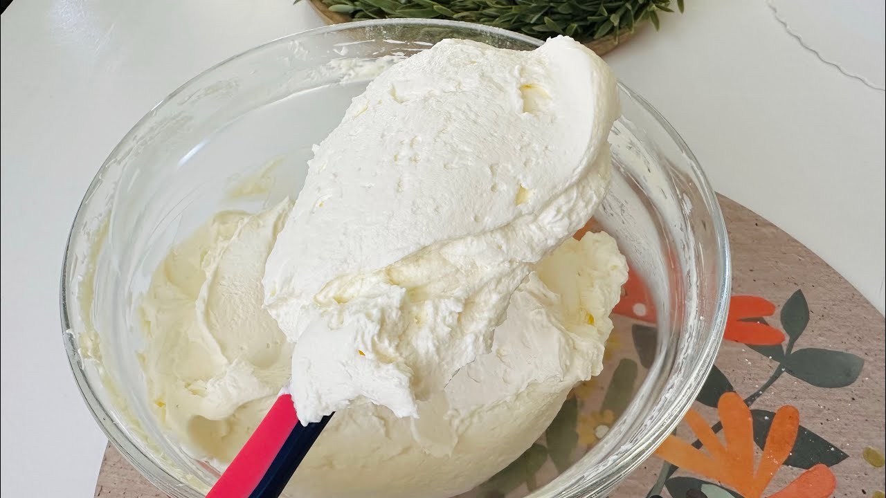 Cremă delicioasă pentru torturi și prăjituri, gata &icirc;n 2 minute