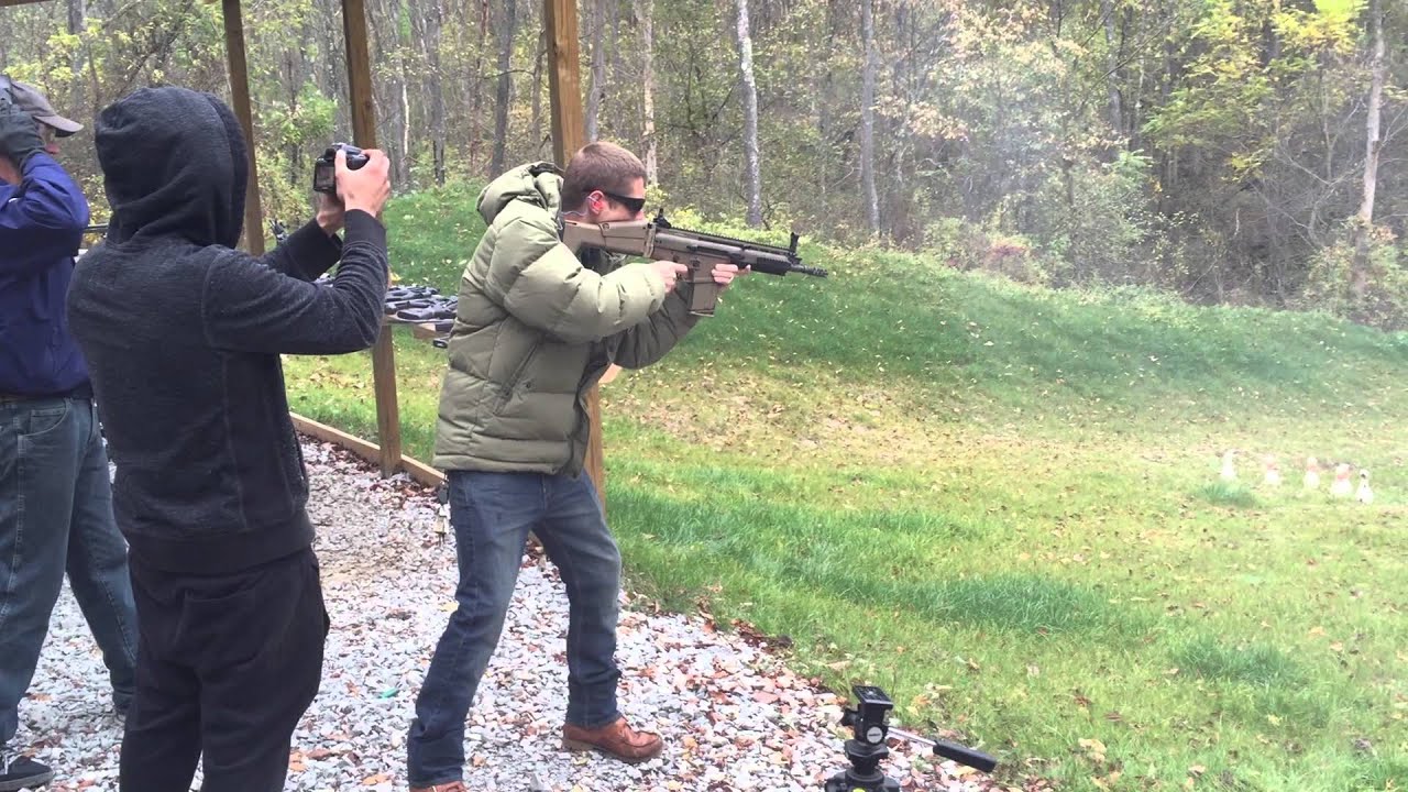 Shooting the Full auto SCAR-H