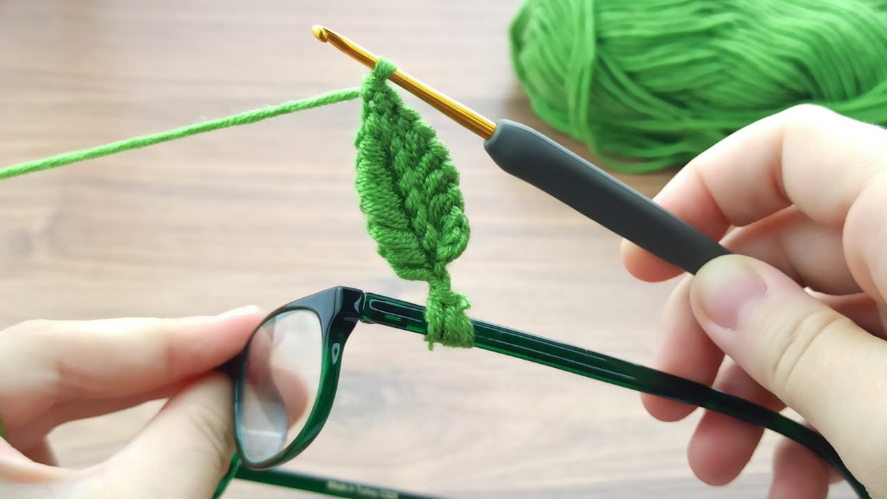 Very beautiful Tunisian hand-patterned eyeglass rope making #tunisiancrochet