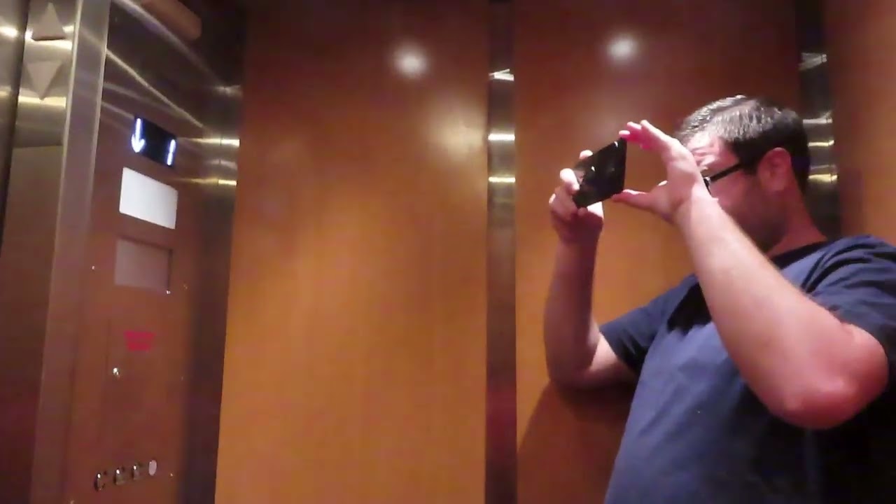 US Hydraulic Elevator (Unkown Mod) At Days Inn DFW Airport North (With elevatortimes)