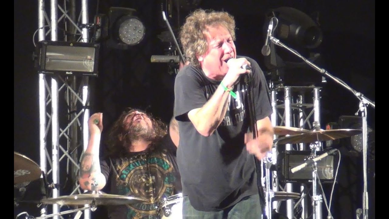 Saint Vitus - Born too Late (sung by Scott Reagers) - Live Hellfest 2015