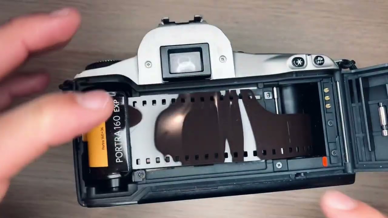 How to load 35mm Film Canon EOS Rebel 2000 EOS 1000
