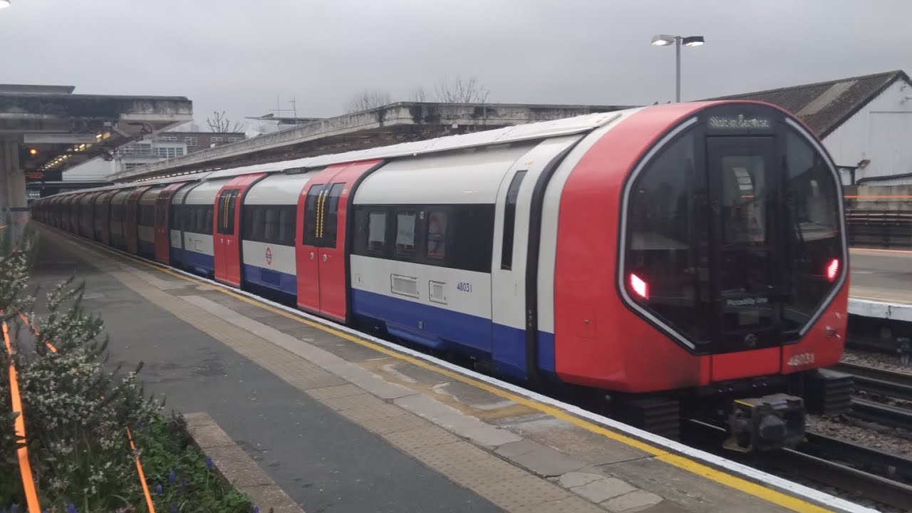 Piccadilly Line - New 2024 Stock - (700) - (38081-48031) - at & Leaves Northfields Stn - 07/03/2026