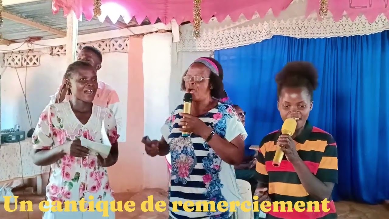 Cantique de remerciement, chanté par maman pasteur et ses des filles 