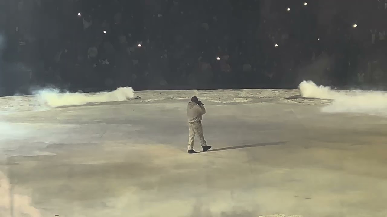 Kanye west live in mexico - runaway