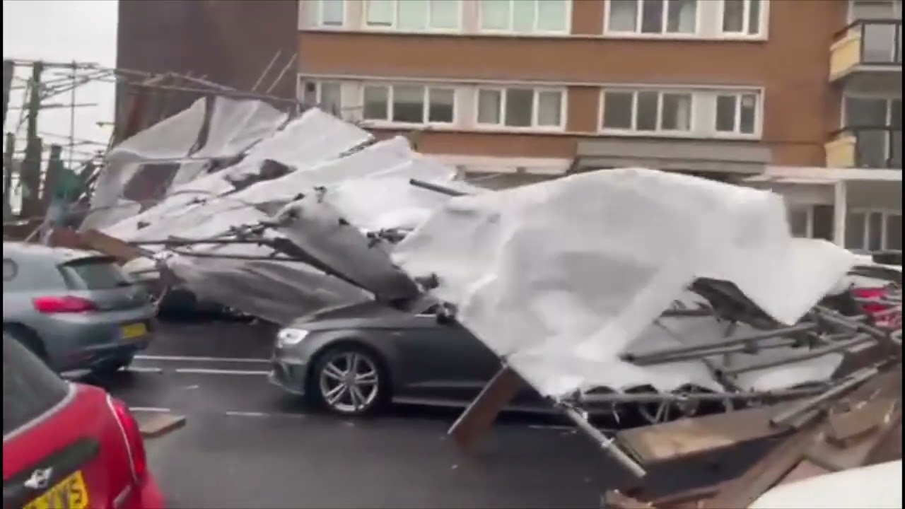 Scaffolding Collapse on Hove Seafront | Cars Crushed on First Avenue, No Injuries