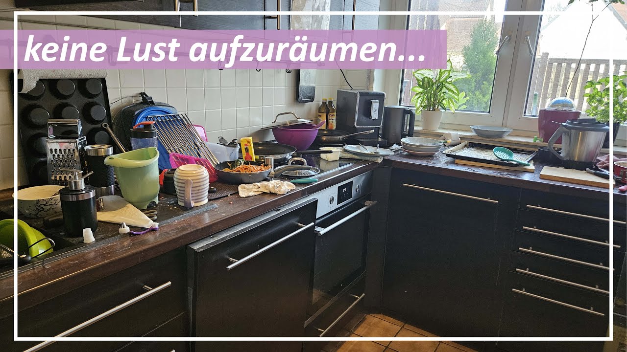 Du auch nicht? Machen wir es gemeinsam.. und danach gibt's Pizza 🍕😊 Küche aufräumen & sauber machen