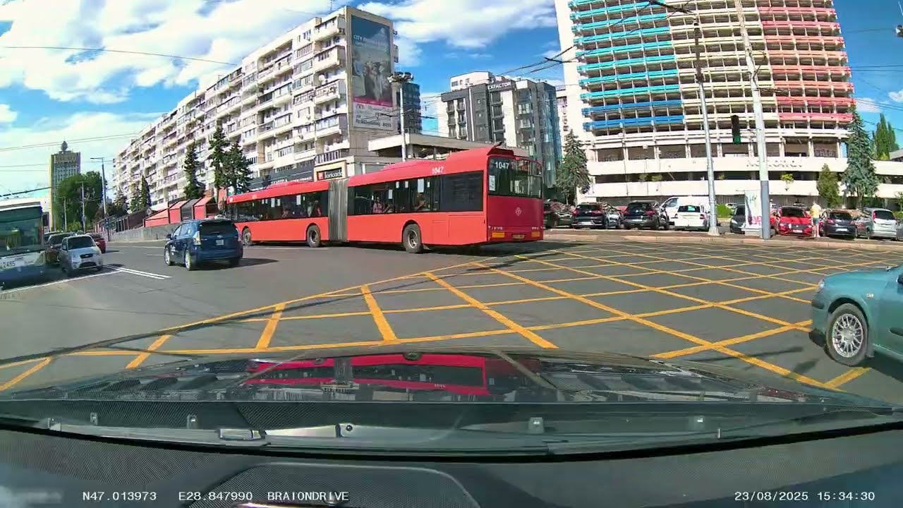 Drive on Stefan cel Mare Boulevard Through Chisinau City Center | 23/08/2025