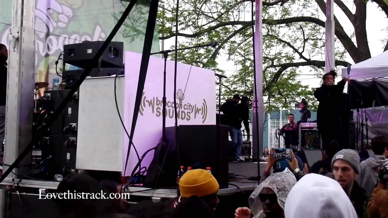 Willow & Jaden Smith performs at BC Fest!