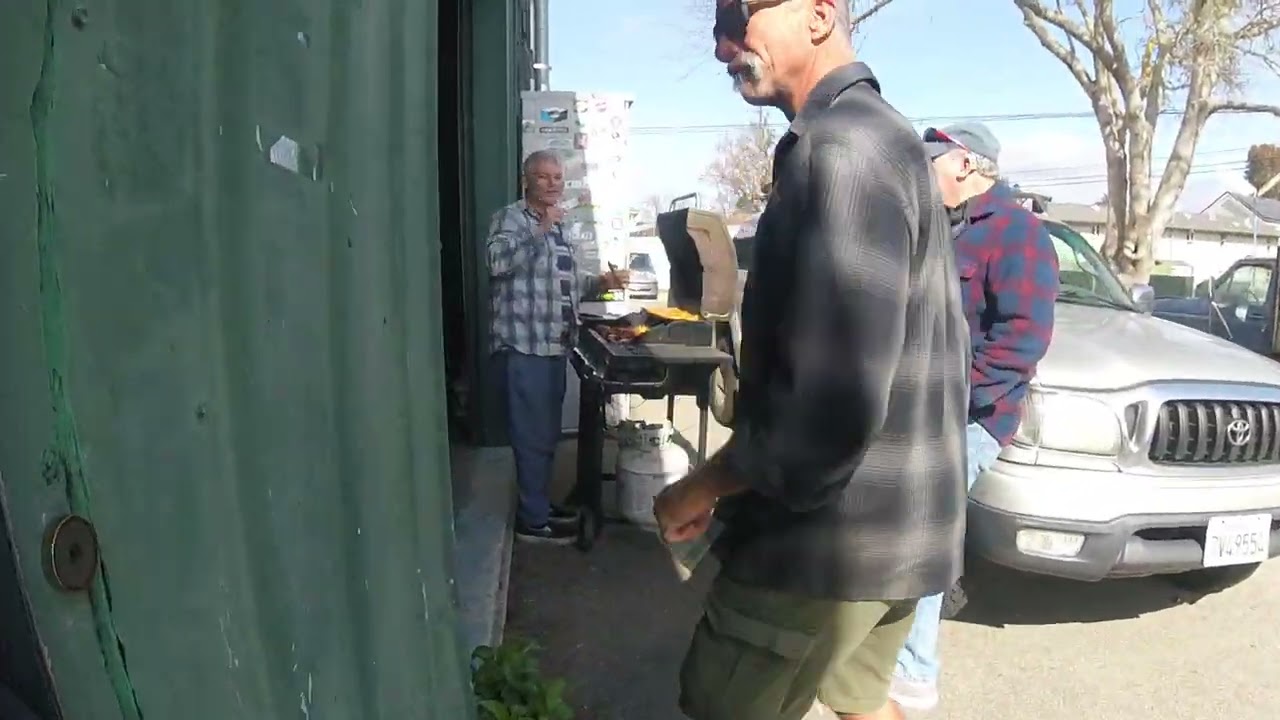 02|13|2026 Jerry is visiting with the people at the Barbecue no #4 chicken salad and biscuits pt2 