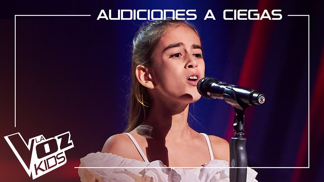 Alira Moya canta 